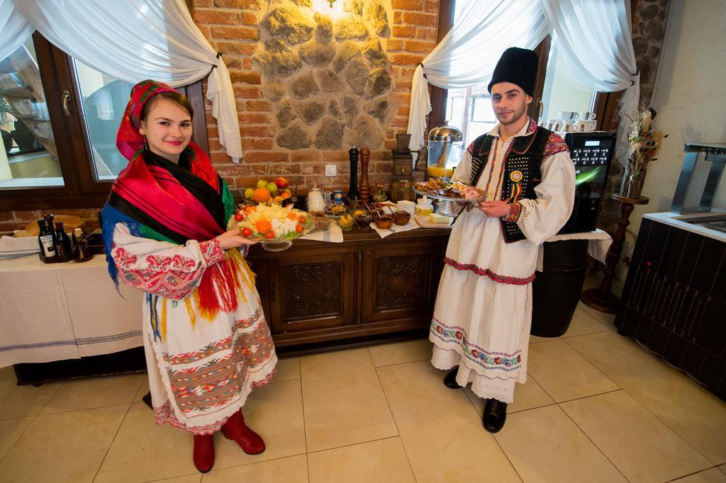 Hanul Moara Cu Noroc Ineu  Экстерьер фото